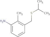 2-Methyl-3-[(propan-2-ylsulfanyl)methyl]aniline