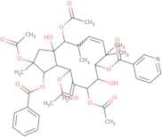 2,5,7,14-Tetraacetoxy-3-benzoyloxy-8,15-dihydroxy-9-nicotinoyloxyjatropha-6(17),11E-diene