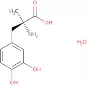 (S)-2-Amino-3-(3,4-dihydroxyphenyl)-2-methylpropionic acid sesquihydrate