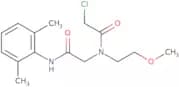 2-Chloro-N-{[(2,6-dimethylphenyl)carbamoyl]methyl}-N-(2-methoxyethyl)acetamide