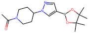 1-(4-(4-(4,4,5,5-Tetramethyl-1,3,2-dioxaborolan-2-yl)-1H-pyrazol-1-yl)piperidin-1-yl)ethan-1-one