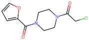 2-Chloro-1-(4-(furan-2-carbonyl)piperazin-1-yl)ethanone
