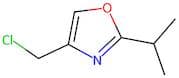 4-(Chloromethyl)-2-isopropyl-1,3-oxazole
