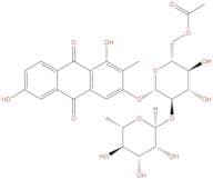 9,10-Anthracenedione,3-[[6-O-acetyl-2-O-(6-deoxy-α-L-mannopyranosyl)-β-D-glucopyranosyl]oxy]-1,6-d…